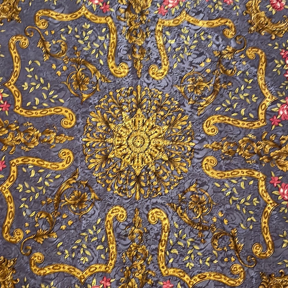 Beautiful Scarf - Picture 2 of 5